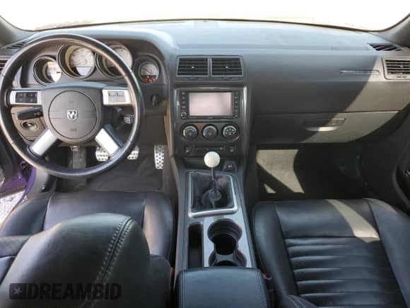 2010 Dodge Challenger R/T with VIN 2B3CJ5DT1AH175030, listed as a Copart auction lot 84941425 with 124,267 mi miles and Salvage title. Bid and sale history available at DreamBid. Image 8.