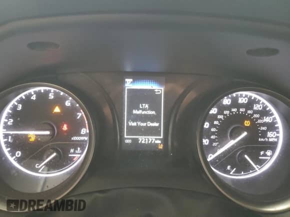 2021 Toyota Camry SE z VIN 4T1G11AK5MU427783, wystawiony jako Copart lot #84428125 z przebiegiem 72 177 mil mil oraz Czysty tytuł • Clean title. Historia ofert i sprzedaży dostępna na DreamBid. Obrazek 9.