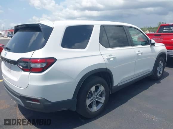 2025 Honda Pilot EX-L с VIN 5FNYG2H49SB023153, выставлен на аукционе IAAI как лот 42363140 с пробегом 19 631 миль миль и . История ставок и продаж доступна на DreamBid. Изображение 4.