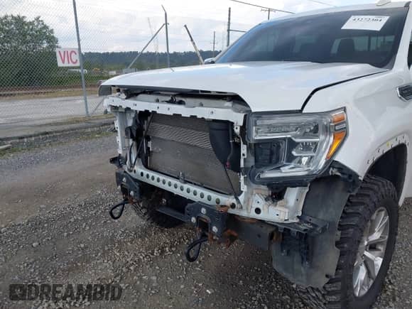 2020 GMC Sierra 1500 SLT с VIN 3GTU9DEDXLG343649, выставлен на аукционе IAAI как лот 43272304 с пробегом 126 335 миль миль и . История ставок и продаж доступна на DreamBid. Изображение 6.