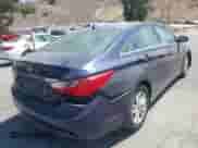 2013 Hyundai Sonata GLS z VIN 5NPEB4AC0DH689840, wystawiony jako IAAI lot #43097086 z przebiegiem 151 450 mil mil oraz . Historia ofert i sprzedaży dostępna na DreamBid. Obrazek 4.