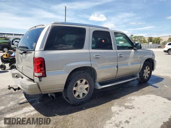 2004 Cadillac Escalade with VIN 1GYEC63T04R190626, listed as a Copart auction lot 68692315 with 222,062 mi miles and Salvage title. Bid and sale history available at DreamBid. Image 3.