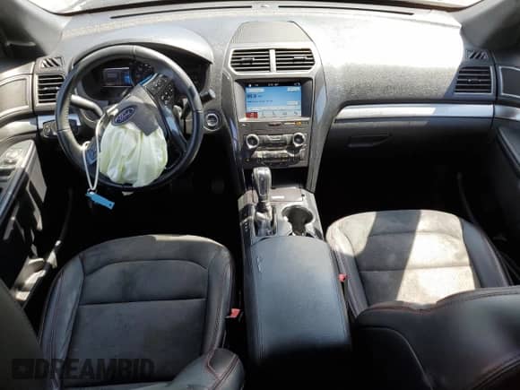 2018 Ford Explorer XLT with VIN 1FM5K7D87JGC12066, listed as a Copart auction lot 65696945 with 141,368 mi miles and Salvage title. Bid and sale history available at DreamBid. Image 8.