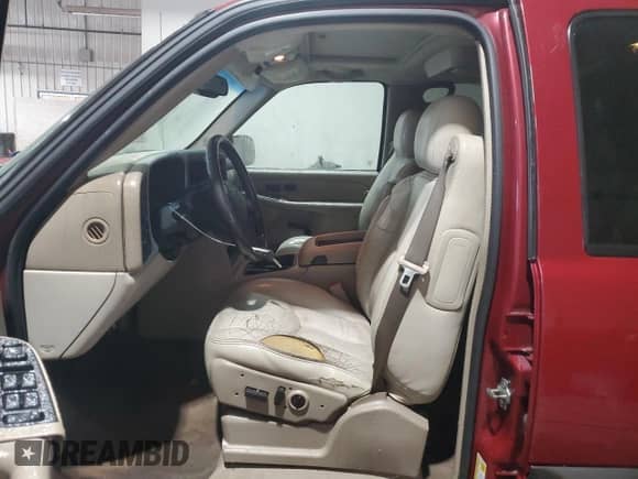 2006 Chevrolet Avalanche Z71 с VIN 3GNEK12Z86G109268, выставлен на аукционе Copart как лот 85594565 с пробегом 147 909 миль миль и Списание • Salvage title. История ставок и продаж доступна на DreamBid. Изображение 7.