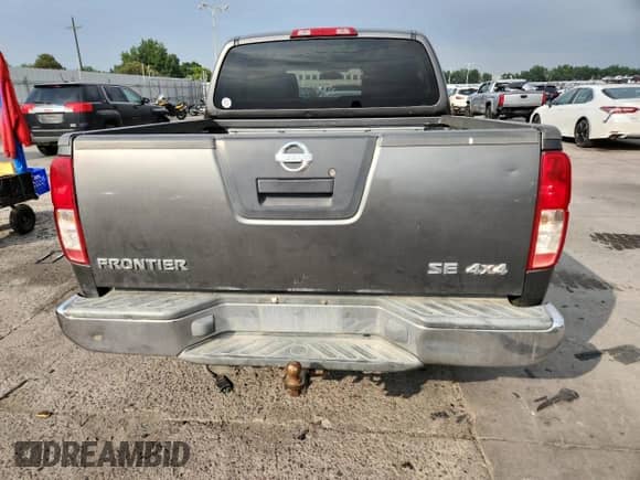 2005 Nissan Frontier Nismo с VIN 1N6AD07W35C430322, выставлен на аукционе Copart как лот 71000325 с пробегом 298 547 миль миль и Списание • Salvage title. История ставок и продаж доступна на DreamBid. Изображение 6.