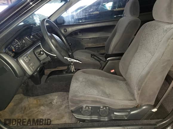 1992 Honda Civic с VIN 2HGEH3380NH525372, выставлен на аукционе Copart как лот 81586224 с пробегом 175 779 миль миль и Списание • Salvage title. История ставок и продаж доступна на DreamBid. Изображение 7.