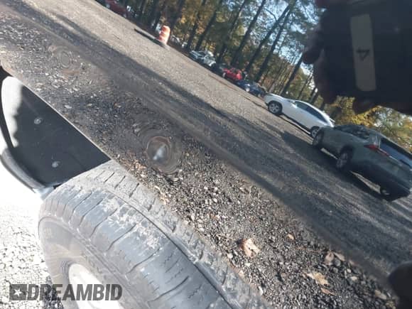 2015 Chevrolet Tahoe LT z VIN 1GNSKBKC8FR547518, wystawiony jako IAAI lot #43544283 z przebiegiem 295 964 mil mil oraz . Historia ofert i sprzedaży dostępna na DreamBid. Obrazek 6.