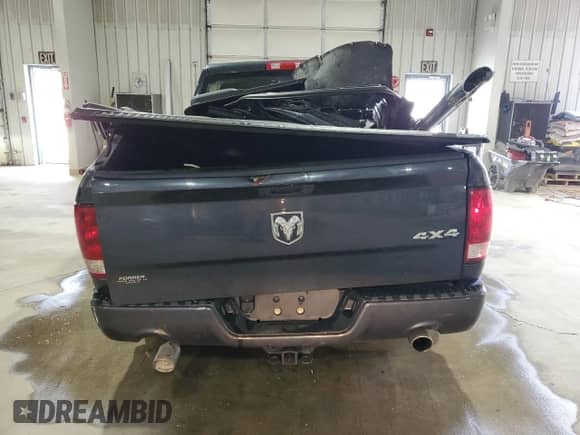 2016 Ram 1500 Express z VIN 3C6RR7KT9GG308021, wystawiony jako Copart lot #54120425 z przebiegiem Nie podano mil oraz Szkoda całkowita • Salvage title. Historia ofert i sprzedaży dostępna na DreamBid. Obrazek 6.