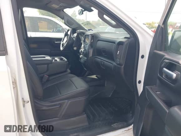 2020 Chevrolet Silverado 1500 Work Truck z VIN 1GCRYAEF6LZ179552, wystawiony jako IAAI lot #42981995 z przebiegiem 69 716 mil mil oraz . Historia ofert i sprzedaży dostępna na DreamBid. Obrazek 5.