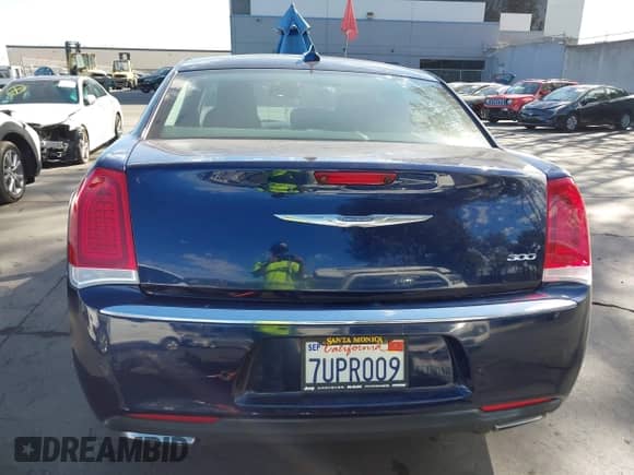 2016 Chrysler 300 Anniversary Edition with VIN 2C3CCAAG9GH207664, listed as a IAAI auction lot 43376160 with 30,857 mi miles and . Bid and sale history available at DreamBid. Image 17.