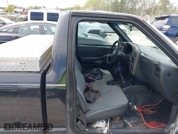 2000 Chevrolet S-10 с VIN 1GCCS1443YK176664, выставлен на аукционе IAAI как лот 41966127 с пробегом 217 793 миль миль и . История ставок и продаж доступна на DreamBid. Изображение 8.