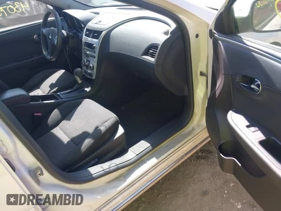 2012 Chevrolet Malibu 1LT с VIN 1G1ZC5E07CF241374, выставлен на аукционе IAAI как лот 43075950 с пробегом 133 215 миль миль и . История ставок и продаж доступна на DreamBid. Изображение 5.