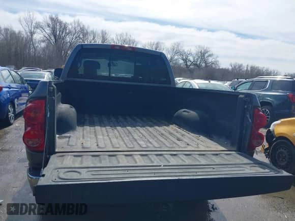 2008 Dodge 1500 SLT z VIN 1D7HA18278S596418, wystawiony jako IAAI lot #41620162 z przebiegiem 151 142 mil mil oraz . Historia ofert i sprzedaży dostępna na DreamBid. Obrazek 12.