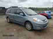 2010 Toyota Sienna XLE с VIN 5TDDK4CC7AS028689, выставлен на аукционе Copart как лот 67432025 с пробегом 136 915 миль миль и Списание • Salvage title. История ставок и продаж доступна на DreamBid. Изображение 4.