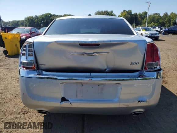 2013 Chrysler 300 с VIN 2C3CCARG2DH745669, выставлен на аукционе Copart как лот 80650165 с пробегом 212 982 миль миль и Списание • Salvage title. История ставок и продаж доступна на DreamBid. Изображение 6.