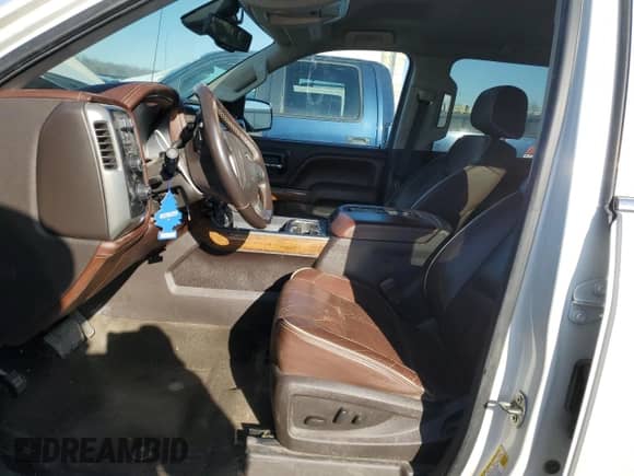 2015 Chevrolet Silverado 1500 High Country с VIN 3GCUKTEJ7FG374740, выставлен на аукционе Copart как лот 88148405 с пробегом 214 054 миль миль и Списание • Salvage title. История ставок и продаж доступна на DreamBid. Изображение 7.