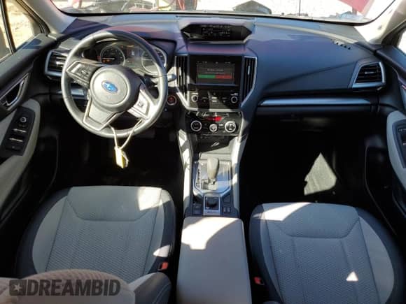 2020 Subaru Forester Premium с VIN JF2SKAJC6LH561862, выставлен на аукционе Copart как лот 84760315 с пробегом 28 586 миль миль и Списание • Salvage title. История ставок и продаж доступна на DreamBid. Изображение 8.