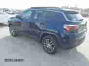 2020 Jeep Compass Latitude z VIN 3C4NJCBB1LT224727, wystawiony jako IAAI lot #41683813 z przebiegiem 36 107 mil mil oraz . Historia ofert i sprzedaży dostępna na DreamBid. Obrazek 3.