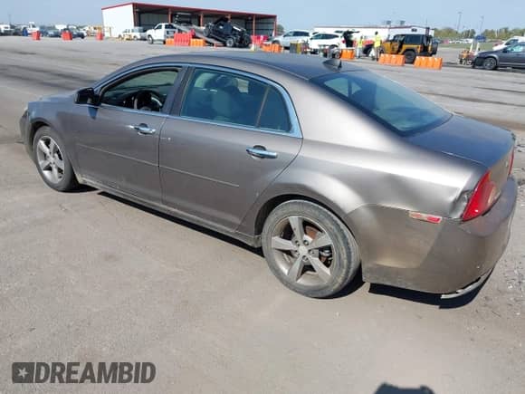 2012 Chevrolet Malibu 1LT z VIN 1G1ZC5EU8CF288089, wystawiony jako IAAI lot #43443742 z przebiegiem 195 894 mil mil oraz . Historia ofert i sprzedaży dostępna na DreamBid. Obrazek 3.