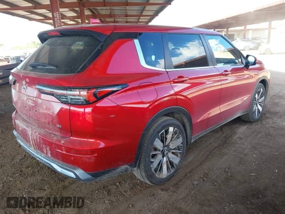 2025 Mitsubishi Outlander SE z VIN JA4J3VA8XSZ029835, wystawiony jako IAAI lot #43405050 z przebiegiem 8 221 mil mil oraz . Historia ofert i sprzedaży dostępna na DreamBid. Obrazek 4.