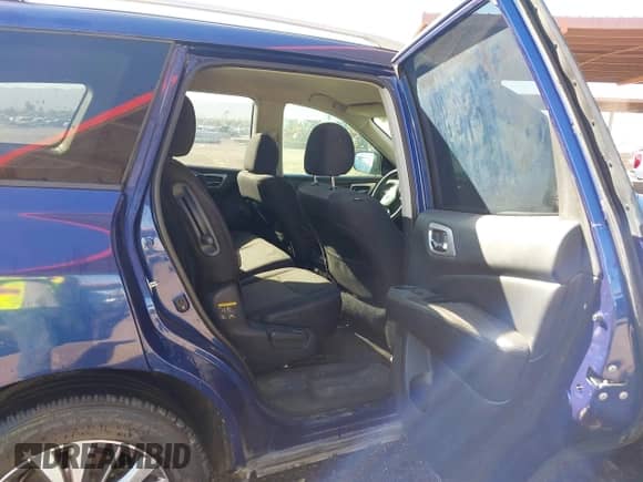 2020 Nissan Pathfinder S z VIN 5N1DR2AN6LC576848, wystawiony jako IAAI lot #43343806 z przebiegiem 84 890 mil mil oraz . Historia ofert i sprzedaży dostępna na DreamBid. Obrazek 8.