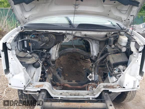 2019 Chevrolet Express Cargo z VIN 1GCWGBFG0K1195312, wystawiony jako IAAI lot #42314484 z przebiegiem Nie podano mil oraz . Historia ofert i sprzedaży dostępna na DreamBid. Obrazek 9.