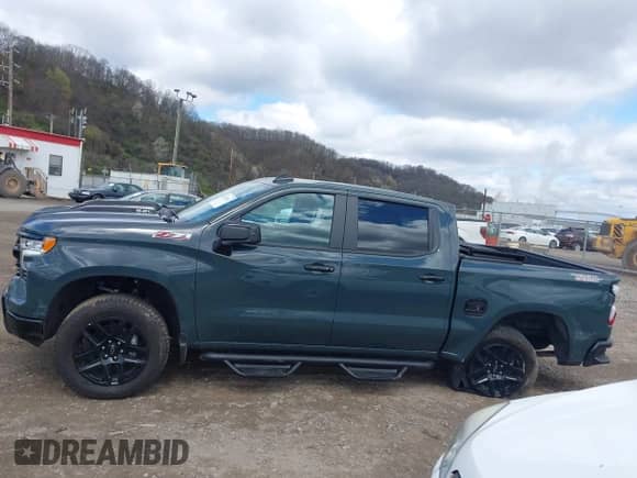 2025 Chevrolet Silverado 1500 LT Trail Boss с VIN 3GCUKFEL7SG201328, выставлен на аукционе IAAI как лот 42037162 с пробегом 1 726 миль миль и . История ставок и продаж доступна на DreamBid. Изображение 14.