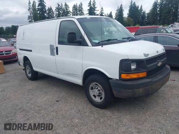 2009 Chevrolet Express Cargo with VIN 1GCGG25C591129190, listed as a IAAI auction lot 42928425 with 176,026 mi miles and . Bid and sale history available at DreamBid. Image 1.
