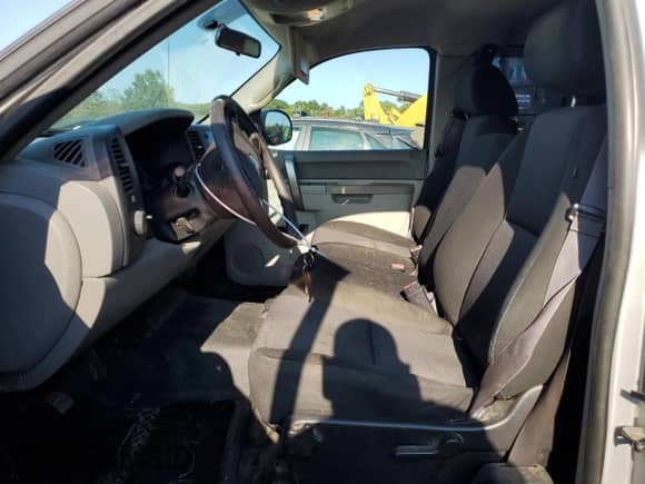 2011 GMC Sierra 1500 Work Truck with VIN 1GTR1TEX4BZ378624, listed as a Copart auction lot 71162344 with 198,157 mi miles and Salvage title. Bid and sale history available at DreamBid. Image 7.