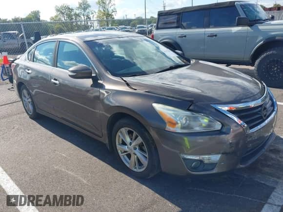 2015 Nissan Altima S with VIN 1N4AL3AP0FC593221, listed as a IAAI auction lot 43377095 with 121,280 mi miles and . Bid and sale history available at DreamBid. Image 1.