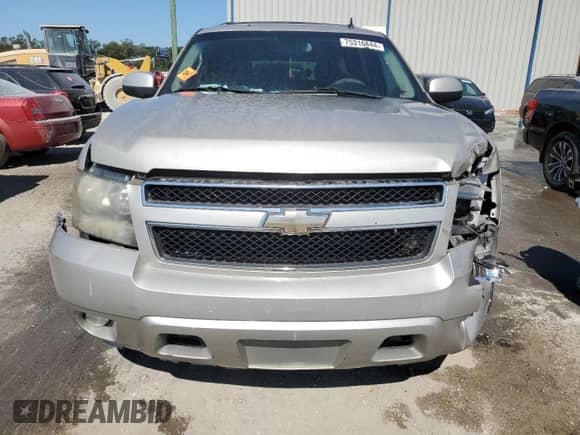 2009 Chevrolet Suburban 1LT z VIN 1GNFC26029R211530, wystawiony jako Copart lot #75316844 z przebiegiem Nie podano mil oraz Szkoda całkowita • Salvage title. Historia ofert i sprzedaży dostępna na DreamBid. Obrazek 5.