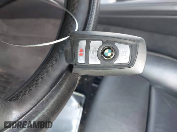 2014 BMW 5 Series 535i xDrive с VIN WBA5B3C54ED292757, выставлен на аукционе IAAI как лот 42932616 с пробегом 140 406 миль миль и . История ставок и продаж доступна на DreamBid. Изображение 11.