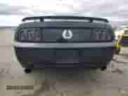 2007 Ford Mustang GT Deluxe z VIN 1ZVHT82H075220762, wystawiony jako Copart lot #90052055 z przebiegiem 103 359 mil mil oraz Czysty tytuł • Clean title. Historia ofert i sprzedaży dostępna na DreamBid. Obrazek 6.