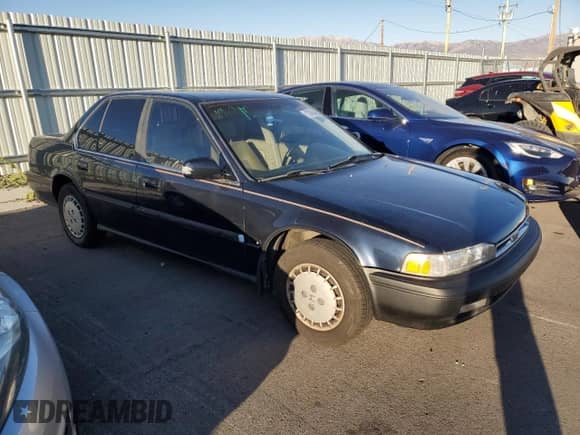 1991 Honda Accord LX z VIN JHMCB7653MC070985, wystawiony jako Copart lot #72045464 z przebiegiem 111 911 mil mil oraz Szkoda całkowita • Salvage title. Historia ofert i sprzedaży dostępna na DreamBid. Obrazek 4.