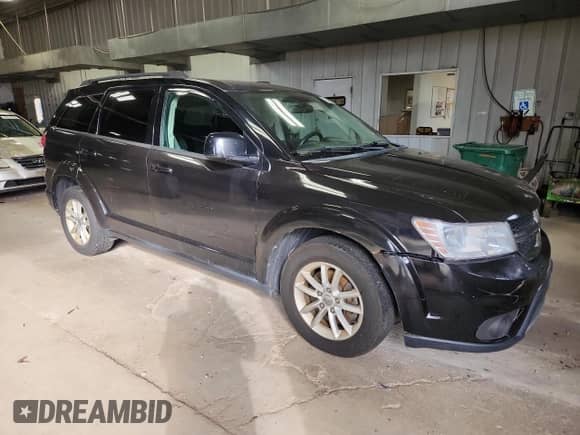 2017 Dodge Journey SXT with VIN 3C4PDDBGXHT512819, listed as a Copart auction lot 82601535 with 109,243 mi miles and Clean title. Bid and sale history available at DreamBid. Image 4.