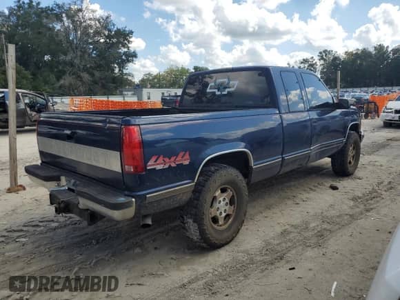 1996 Chevrolet Silverado 1500 with VIN 1GCEK19R6TE153206, listed as a Copart auction lot 87461105 with 251,238 mi miles and Salvage title. Bid and sale history available at DreamBid. Image 3.