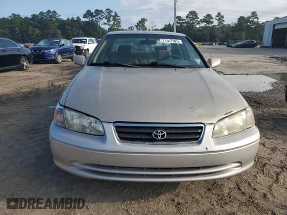2001 Toyota Camry CE z VIN 4T1BG22K51U038103, wystawiony jako Copart lot #71917925 z przebiegiem 108 801 mil mil oraz Szkoda całkowita • Salvage title. Historia ofert i sprzedaży dostępna na DreamBid. Obrazek 5.