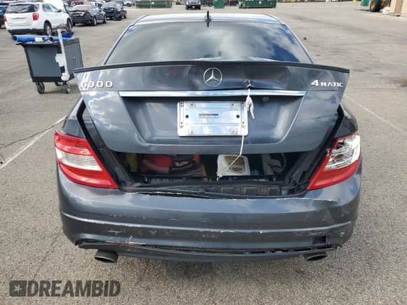 2010 Mercedes-Benz C 300 Sport с VIN WDDGF8BB6AR129633, выставлен на аукционе Copart как лот 89540405 с пробегом 143 619 миль миль и Списание • Salvage title. История ставок и продаж доступна на DreamBid. Изображение 6.