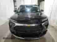 2025 Chevrolet TrailBlazer LT z VIN KL79MRSL7SB065374, wystawiony jako Copart lot #90125435 z przebiegiem Nie podano mil oraz Szkoda całkowita • Salvage title. Historia ofert i sprzedaży dostępna na DreamBid. Obrazek 5.