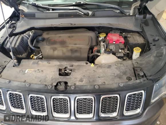 2019 Jeep Compass Latitude z VIN 3C4NJDBB7KT741180, wystawiony jako Copart lot #86051805 z przebiegiem 67 017 mil mil oraz Szkoda całkowita • Salvage title. Historia ofert i sprzedaży dostępna na DreamBid. Obrazek 12.