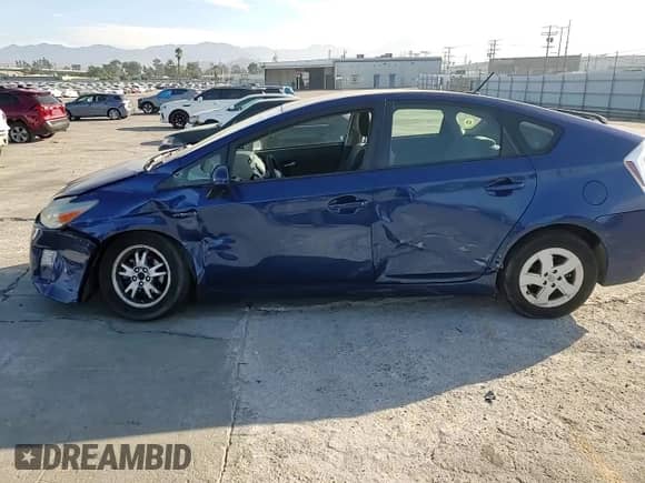 2010 Toyota Prius III with VIN JTDKN3DU3A0131014, listed as a Copart auction lot 82065475 with 114,505 mi miles and Salvage title. Bid and sale history available at DreamBid. Image 13.