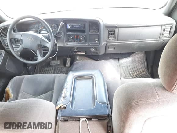 2005 Chevrolet Silverado 3500 LS with VIN 1GCJC39U35E255626, listed as a Copart auction lot 75616634 with 237,829 mi miles and Salvage title. Bid and sale history available at DreamBid. Image 8.
