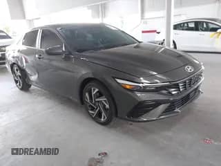2025 Hyundai Elantra SEL Convenience с VIN KMHLS4DG8SU970840, выставлен на аукционе IAAI как лот 43059826 с пробегом 1 609 миль миль и . История ставок и продаж доступна на DreamBid. Изображение 1.