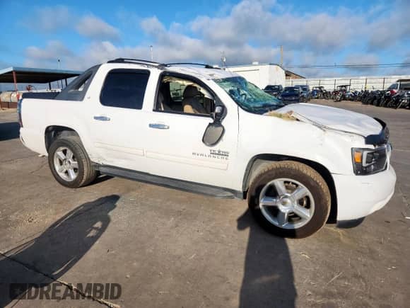 2011 Chevrolet Avalanche LT с VIN 3GNMCFE00BG358631, выставлен на аукционе Copart как лот 62649085 с пробегом 52 843 миль миль и Списание • Salvage title. История ставок и продаж доступна на DreamBid. Изображение 4.