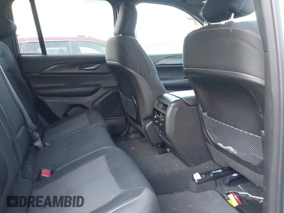 2024 Jeep Grand Cherokee Altitude z VIN 1C4RJGAG9R8604282, wystawiony jako IAAI lot #42606117 z przebiegiem 8 728 mil mil oraz . Historia ofert i sprzedaży dostępna na DreamBid. Obrazek 8.