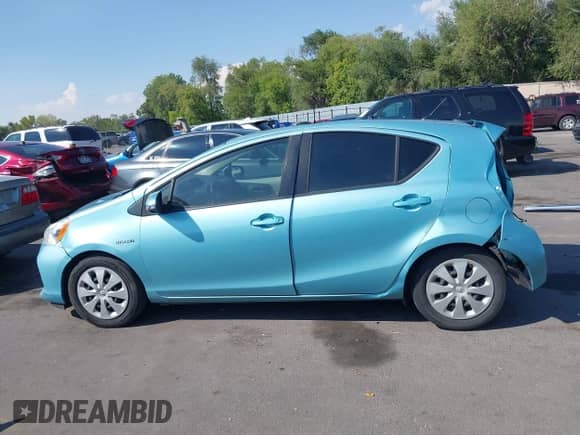 2014 Toyota Prius One с VIN JTDKDTB31E1066807, выставлен на аукционе IAAI как лот 43121032 с пробегом 219 827 миль миль и . История ставок и продаж доступна на DreamBid. Изображение 14.