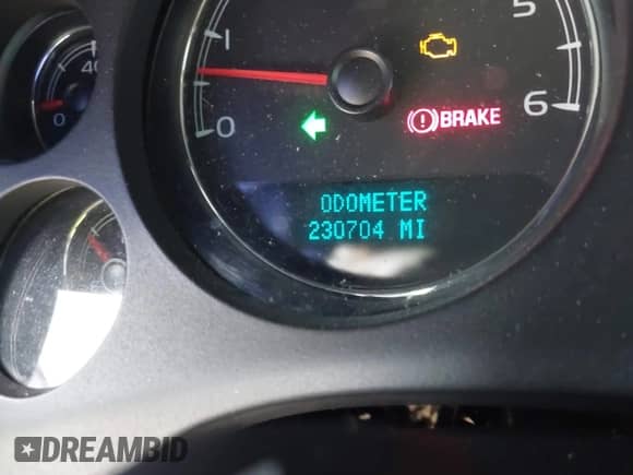 2007 Chevrolet Tahoe LS z VIN 1GNFC13017J290263, wystawiony jako IAAI lot #43319938 z przebiegiem 230 704 mil mil oraz . Historia ofert i sprzedaży dostępna na DreamBid. Obrazek 16.