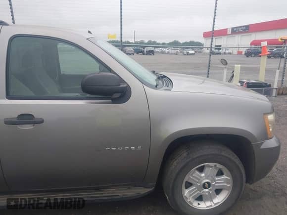 2009 Chevrolet Tahoe LS with VIN 1GNEC13369R154950, listed as a IAAI auction lot 42346781 with 241,404 mi miles and . Bid and sale history available at DreamBid. Image 15.