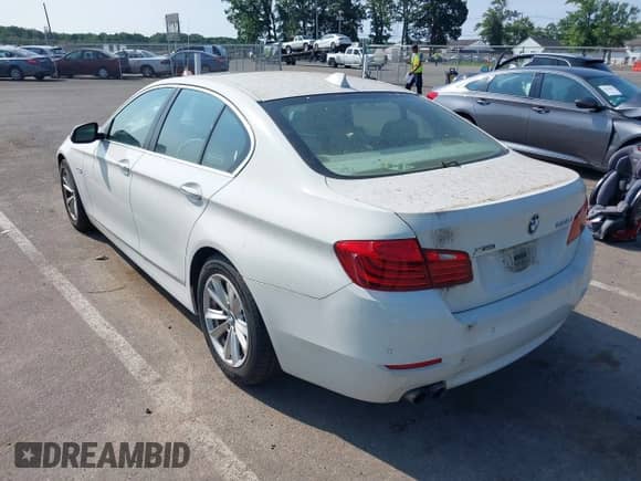 2014 BMW 5 Series 528i xDrive с VIN WBA5A7C51ED613681, выставлен на аукционе IAAI как лот 42815560 с пробегом 103 584 миль миль и . История ставок и продаж доступна на DreamBid. Изображение 3.
