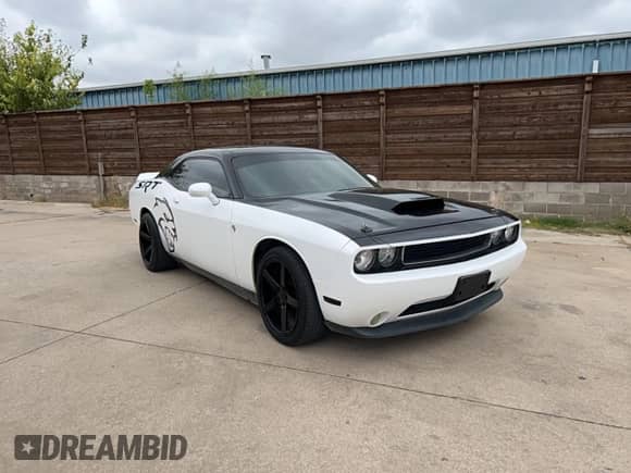 2011 Dodge Challenger R/T z VIN 2B3CJ5DT1BH604345, wystawiony jako Copart lot #89437505 z przebiegiem 154 384 mil mil oraz Czysty tytuł • Clean title. Historia ofert i sprzedaży dostępna na DreamBid. Obrazek 1.